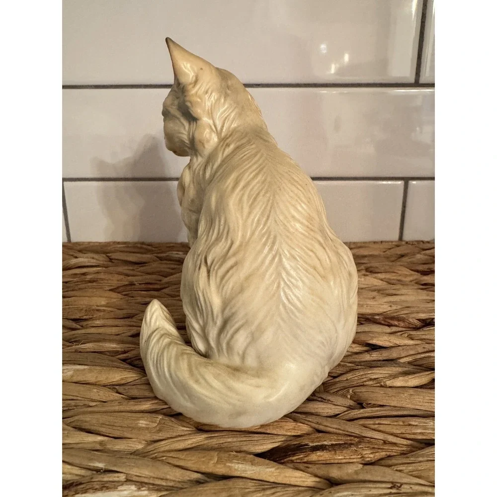 VINTAGE LEFTON Persian Cat Ceramic Figurine 5.5